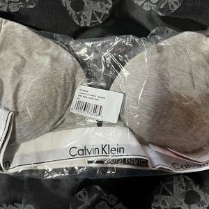 New WOMENS Calvin Klein Bra